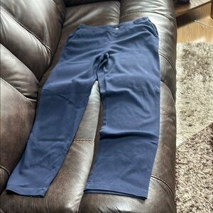 Croft and Barrow Woman’s s Navy Blue Pants